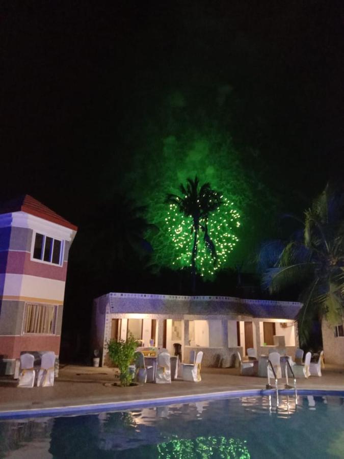 Coral Beach Resort Mahabalipuram Exterior foto