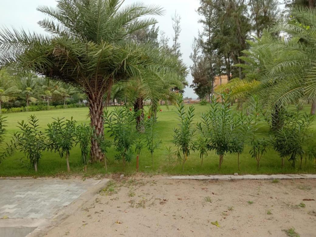 Coral Beach Resort Mahabalipuram Exterior foto